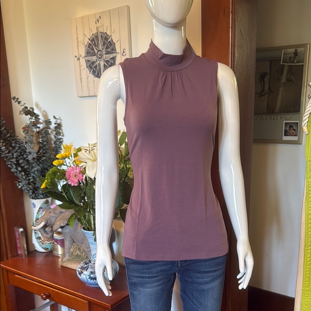 NWT northern reflections size small Sleeveless Mauve Top